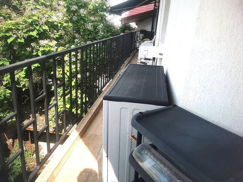 Central Plevnei (vizavi de Orhideea Gardens),