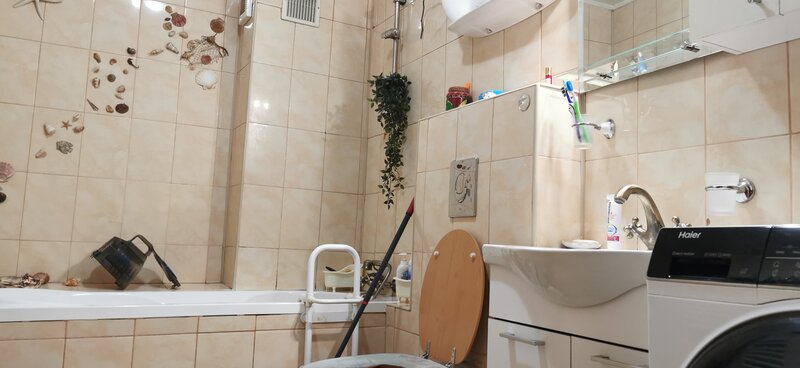 Central Plevnei (vizavi de Orhideea Gardens),